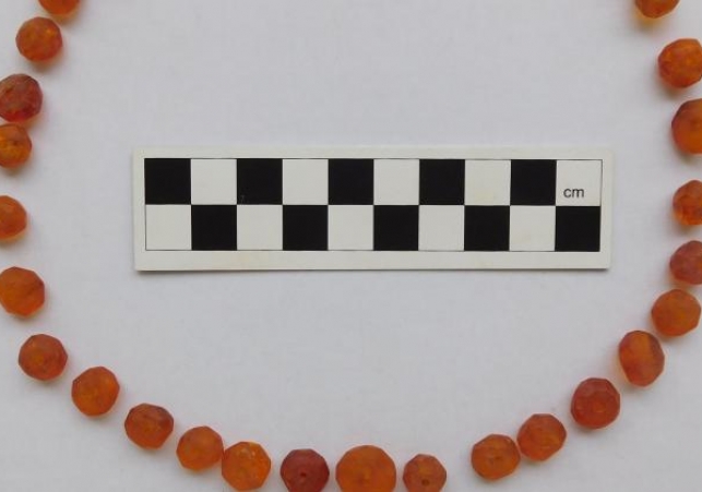 naszyjnik bursztynowy z elku